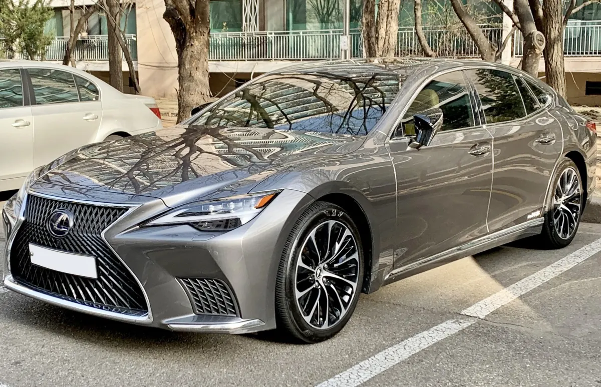 렉서스 LS500h 플래그십 세단 정측면 — LS500h 가격